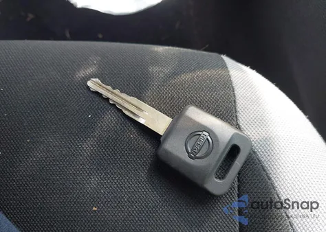 2025 Nissan Versa 1.6 S z USA, uszkodzony, nr VIN 3N1CN8DV0SL836032